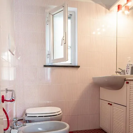 Center Foce-genova Homestay *