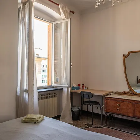 Center Foce-genova Homestay *